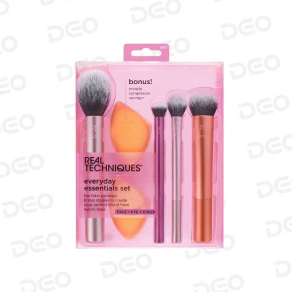 ست براش 4 تیکه با پد آرایشی ریل تکنیک Real techniques مدل everyday essential